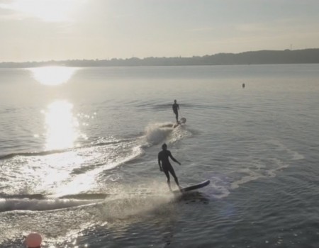 Virale Idee „Lampuga, Surfen ohne Wind – elektrische Surfboards mit Jetantrieb“